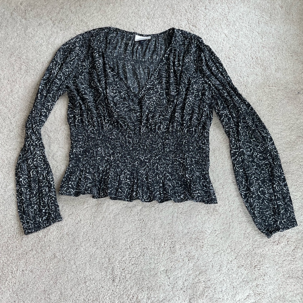 🪸Universal Thread Black and White Formal Top
